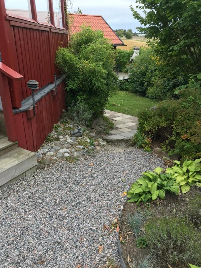 Trevlig Stuga Pa Landet, Centralt 8Km Fran Centrum Eskilstuna Esterno foto