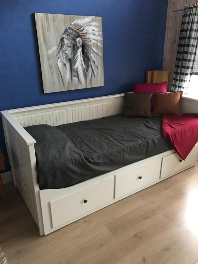 Trevlig Stuga Pa Landet, Centralt 8Km Fran Centrum Eskilstuna Esterno foto