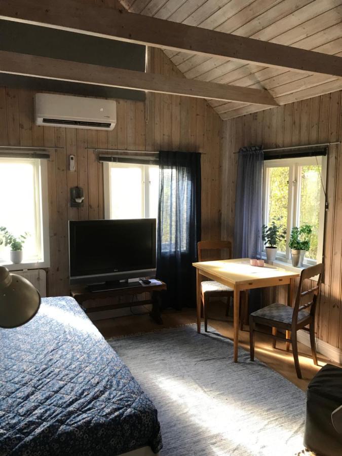 Trevlig Stuga Pa Landet, Centralt 8Km Fran Centrum Eskilstuna Esterno foto